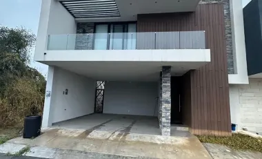 Casa en renta en Amorada Privada Residencial, Santiago, Nuevo León