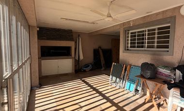 Casa de 3 Dormitorios con pileta en Ricardone.