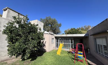 Casa de 3 Dormitorios con pileta en Ricardone.