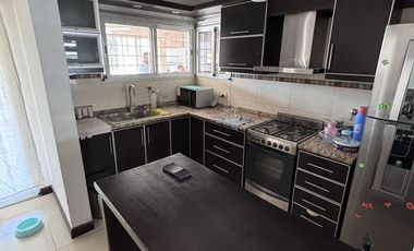 Casa de 3 Dormitorios con pileta en Ricardone.