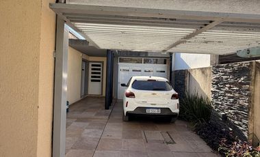 Casa de 3 Dormitorios con pileta en Ricardone.