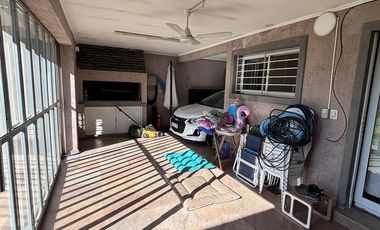 Casa de 3 Dormitorios con pileta en Ricardone.