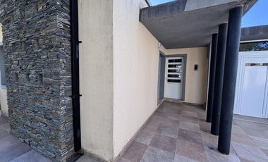 Casa de 3 Dormitorios con pileta en Ricardone.