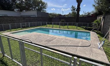 Casa de 3 Dormitorios con pileta en Ricardone.