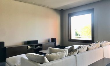 Casa en Alquiler Palermo Chico jardin de 200 m2 y pileta  con o sin Muebles