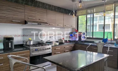 Casa en venta en Lomas de Tecamachalco Sección Bosques I y II, Huixquilucan, México