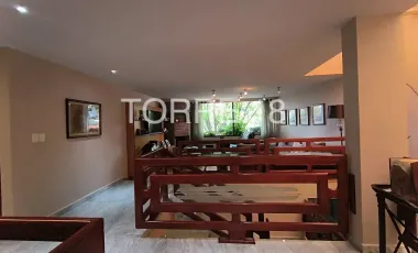 Casa en venta en Lomas de Tecamachalco Sección Bosques I y II, Huixquilucan, México