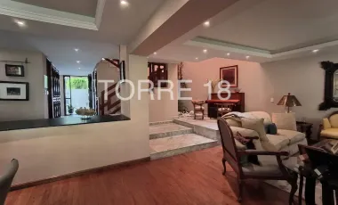 Casa en venta en Lomas de Tecamachalco Sección Bosques I y II, Huixquilucan, México