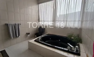 Casa en venta en Lomas de Tecamachalco Sección Bosques I y II, Huixquilucan, México
