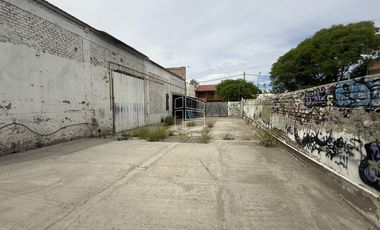 Venta - Galpón en Tucumán y San Juan - L028