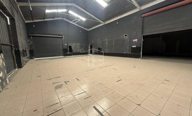 Venta - Galpón en Tucumán y San Juan - L028