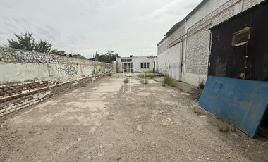 Venta - Galpón en Tucumán y San Juan - L028