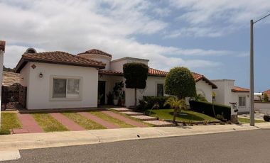 🏡✨ EXCLUSIVA CASA DE LUJO EN RENTA CON VISTA AL MAR – EL DESCANSO ✨🌊