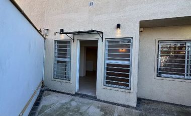 Casa PH en alquiler en Berazategui Oeste