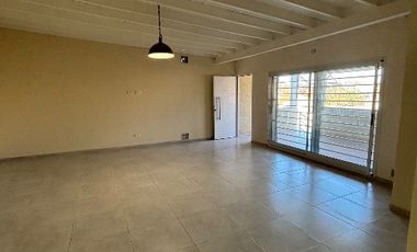 Casa PH en alquiler en Berazategui Oeste