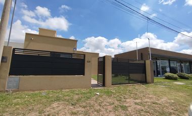VENTA Casa un dormitorio con parque Eco Pueblo - Alvear