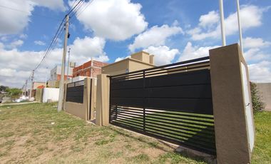VENTA Casa un dormitorio con parque Eco Pueblo - Alvear