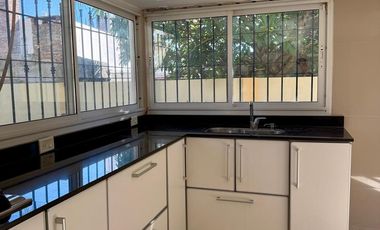 Excelente casa 3 dormitorios zona parque !!! Sobre calle Salta