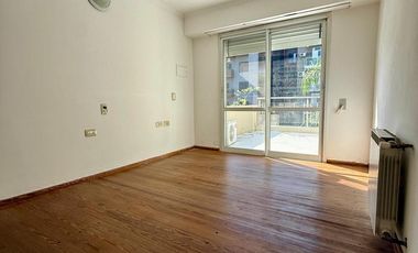 Excelente casa 3 dormitorios zona parque !!! Sobre calle Salta