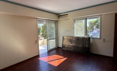 Excelente casa 3 dormitorios zona parque !!! Sobre calle Salta