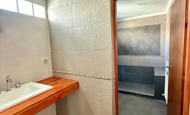 Excelente casa 3 dormitorios zona parque !!! Sobre calle Salta