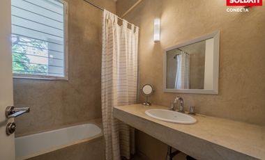 Casa Premium en barrancas de Vicente López - 4 niveles con Ascensor - Seguridad