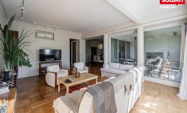 Casa Premium en barrancas de Vicente López - 4 niveles con Ascensor - Seguridad