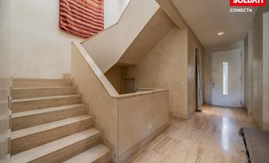 Casa Premium en barrancas de Vicente López - 4 niveles con Ascensor - Seguridad