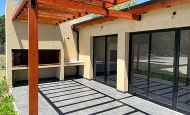 VENTA - Casa - Estilo “Industrial” - Punta Verde, Luciano V. Lopez