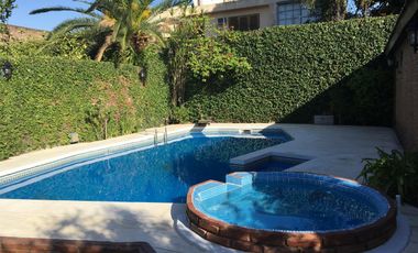 Casa de 7 ambientes en venta, en Villa Martelli.