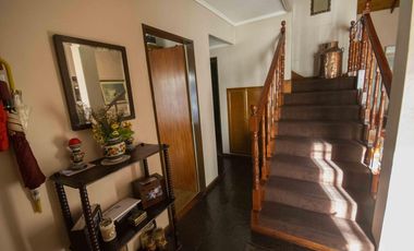 Casa de 7 ambientes en venta, en Villa Martelli.