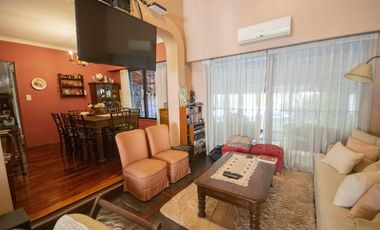 Casa de 7 ambientes en venta, en Villa Martelli.