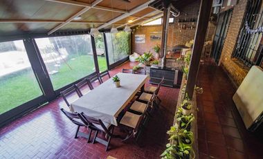 Casa de 7 ambientes en venta, en Villa Martelli.
