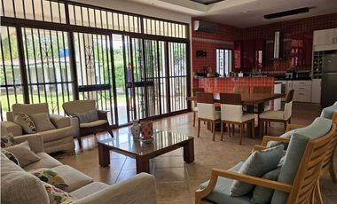 VENTA DE CASA AMOBLADA EN CORONADO (NEGOCIABLE)