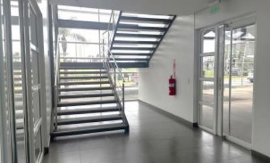 Oportunidad única, Santa María Business Park: Edificio en Corredor Sur