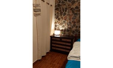 Casa Amoblada con Estudio Independiente y Quebrada en Altos del María