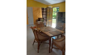 Casa Amoblada con Estudio Independiente y Quebrada en Altos del María