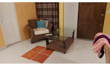 Casa Amoblada con Estudio Independiente y Quebrada en Altos del María