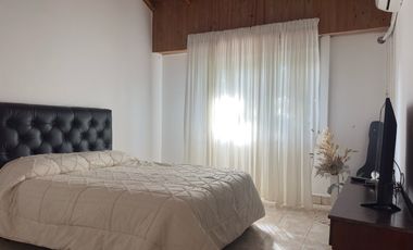 Casa en VENTA - 3 dormitorios - Escritorio - 5 ambientes - Garin-Centro