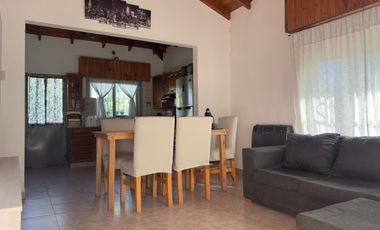 Casa en VENTA - 3 dormitorios - Escritorio - 5 ambientes - Garin-Centro