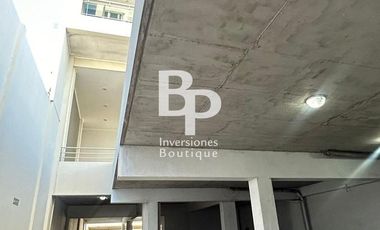 DPTO UN DORMITORIO C/ PATIO y COCHERA - Facundo Zuviria al 4600