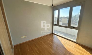 DPTO UN DORMITORIO C/ PATIO y COCHERA - Facundo Zuviria al 4600