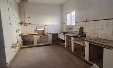 Local en  Villa Regina Cipolletti 200