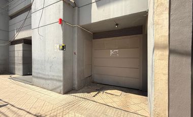 Oportunidad Cochera Cubierta Grande A Metros de Tribunales. Abasto