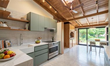 Apto crédito - Venta casa 5 ambientes pileta y ascensor -  Country San Miguel de Ghiso