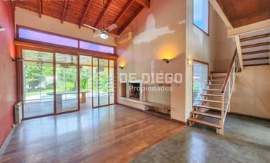 Apto crédito - Venta casa 5 ambientes pileta y ascensor -  Country San Miguel de Ghiso