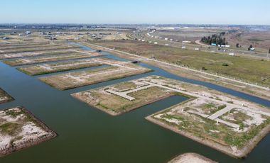 VENTA - Lote  500m2 Fondo Norte - Alhajamiento pago -  Funes Lakes