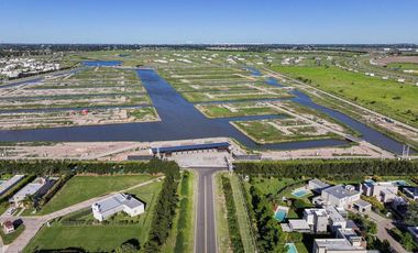 VENTA - Lote  500m2 Fondo Norte - Alhajamiento pago -  Funes Lakes