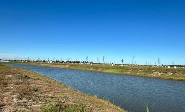 VENTA - Lote  500m2 Fondo Norte - Alhajamiento pago -  Funes Lakes