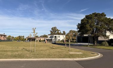 Terreno en Pilar Golf Club en venta